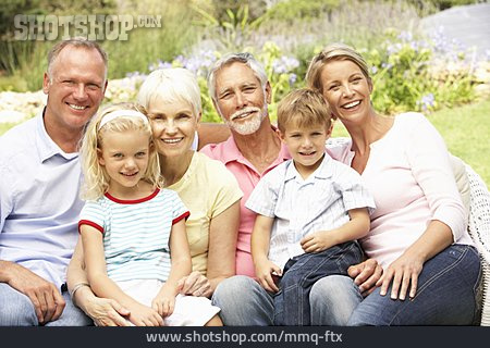 
                Familie, Generationen, Großeltern                   