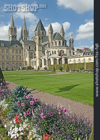 
                Kloster, Caen, Klostergarten, St. Etienne                   