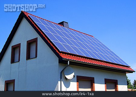 
                Haus, Solarenergie, Stromerzeugung                   
