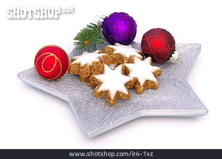 
                Weihnachtsgebäck, Christbaumkugel, Weihnachtsteller                   