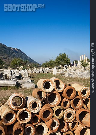 
                Archäologie, Wasserrohr, Ephesos                   