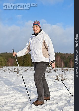 
                Frau, Ausdauersport, Nordic Walking                   