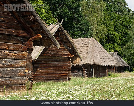 
                Holzhaus, Holzhütte, Ukraine                   
