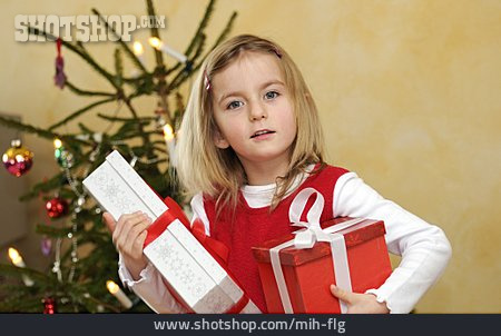 
                Mädchen, Bescherung, Weihnachtsgeschenk                   
