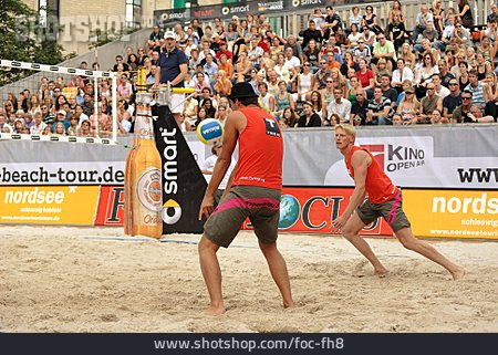 
                Wettbewerb & Konkurrenz, Sportler, Beachvolleyball, Ballannahme                   