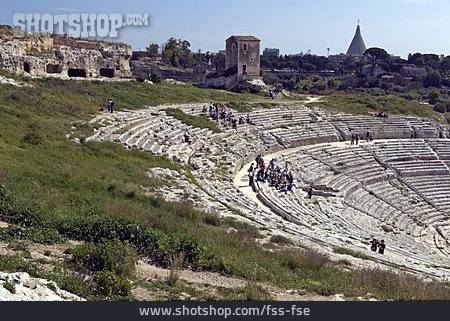 
                Amphitheater, Syrakus                   