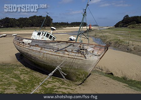 
                Schiffswrack, Fischerboot, Gestrandet                   