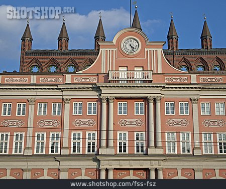 
                Rostocker Rathaus                   