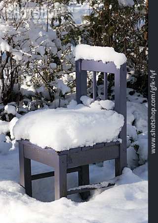 
                Stuhl, Schnee                   