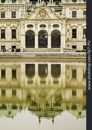 
                Wien, Portal, Schloss Belvedere                   