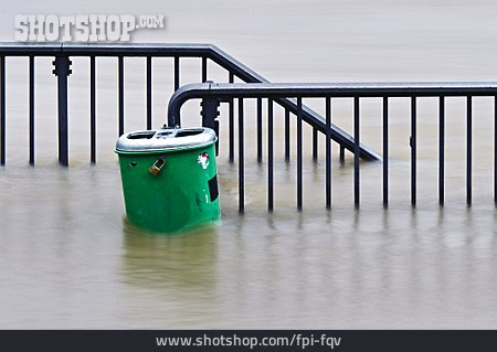 
                Hochwasser, Abfalleimer                   