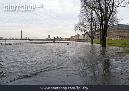 
                Düsseldorf, Rhein, Hochwasser                   