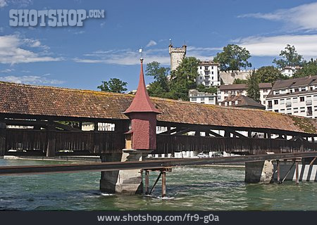 
                Holzbrücke, Luzern, Spreuerbrücke                   