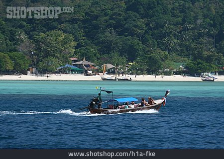 
                Thailand, Andamanensee, Longtailboot                   