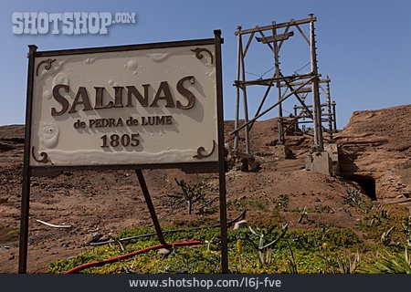 
                Saline, Holzkonstruktion, Salzabbau, Pedra De Lume                   