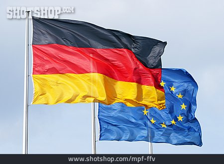 
                Europa, Deutschland, Nationalflagge                   