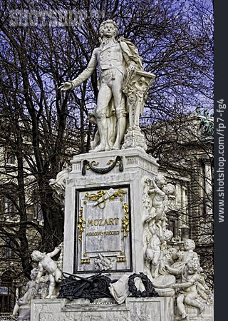 
                Skulptur, Mozartdenkmal, Mozart                   
