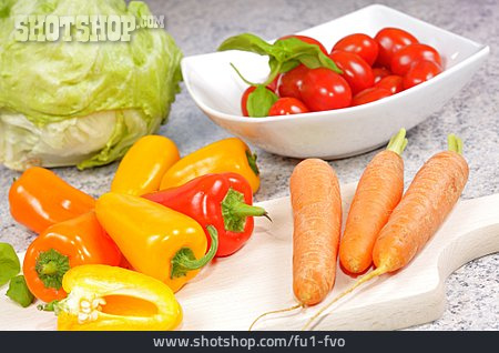 
                Salat, Tomate, Paprika, Möhre                   