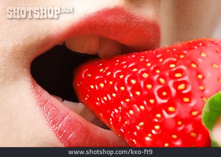 
                Erdbeere, Mund, Sinnlich, Abbeißen                   