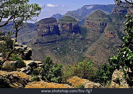 
                Drakensberge, Blyde River Canyon, Three Rondavels                   