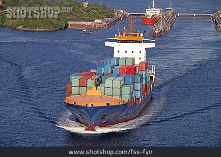 
                Containerschiff, Schiffsverkehr, Schiffsfracht                   
