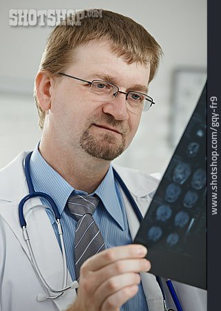 
                Arzt, Röntgenbild, Radiologe                   