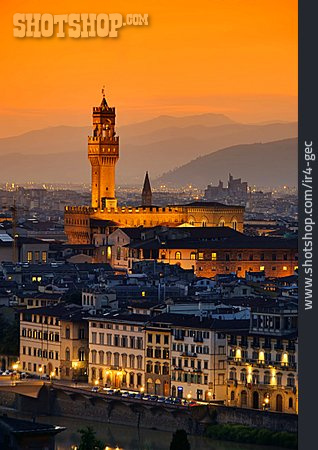 
                Sonnenuntergang, Florenz, Palazzo Vecchio                   