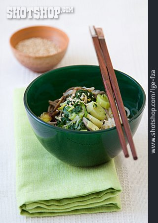 
                Salat, Japanische Küche, Soba                   
