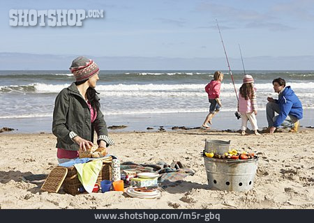 
                Familie, Strandausflug, Familienleben, Strandurlaub                   