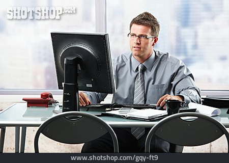 
                Geschäftsmann, Computer, Arbeitsplatz                   