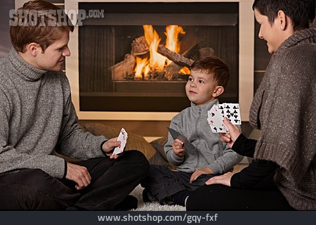 
                Häusliches Leben, Familie, Kartenspiel                   