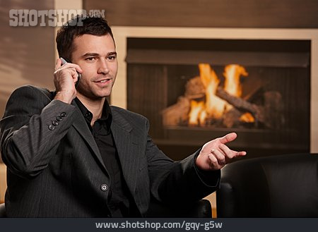 
                Junger Mann, Geschäftsmann, Telefonieren                   