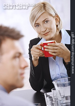 
                Geschäftsfrau, Kaffeepause, Meeting                   