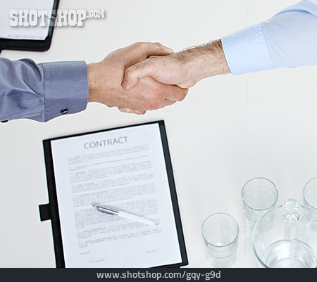 
                Handschlag, Vertragsabschluss, Geschäftspartner                   