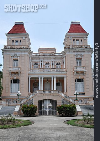 
                Santiago De Cuba, Villa Bacardi                   