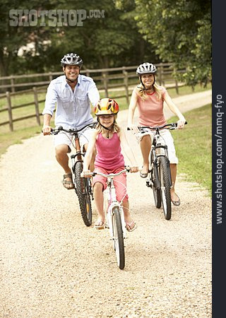 
                Familie, Fahrradtour, Familienleben                   