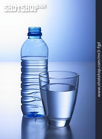 
                Glas, Wasserflasche, Flasche                   