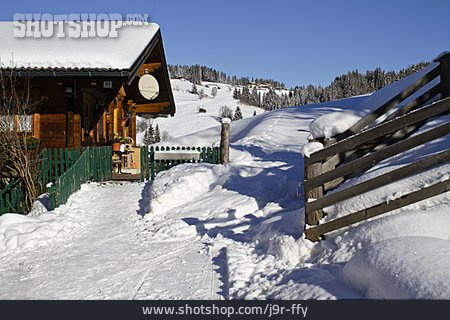 
                Schneebedeckt, Holzhaus                   