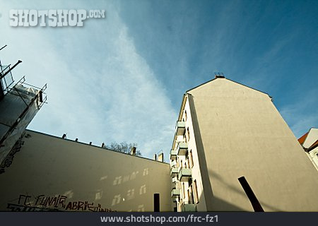 
                Fassade, Berlin, Hinterhaus                   