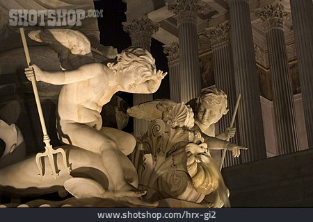 
                Statue, Wien, Athenebrunnen                   