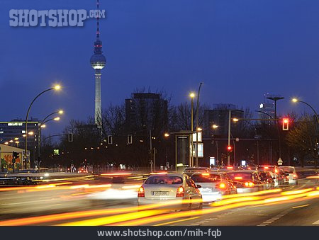 
                Berlin, Straßenverkehr, Rücklichter, Stadtverkehr                   