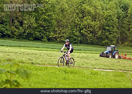 
                Fahrradfahrer, Freizeitsport, Mountainbiker, Mountainbiken                   