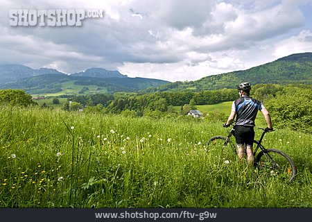 
                Fahrradfahrer, Aussicht, Radtour, Berchtesgadener Land, Rupertiwinkel                   