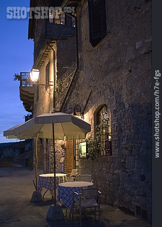 
                Restaurant, San Gimignano                   