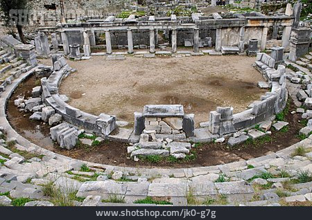 
                Amphitheater, Tribüne, Priene, Athena-tempel                   