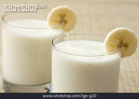 
                Milchshake, Bananenmilch, Bananenlassi                   