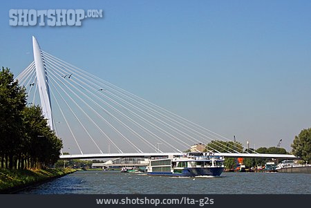 
                Schifffahrt, Kanal, Schrägseilbrücke                   