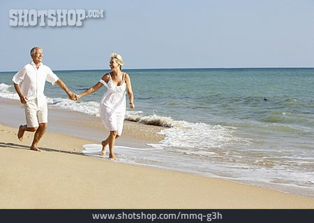 
                Strandspaziergang, Ehepaar, Seniorenpaar                   