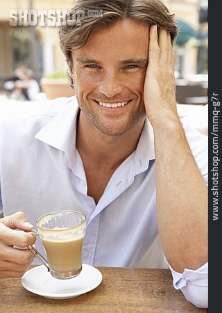 
                Mann, Kaffeepause, Straßencafé, Porträt                   