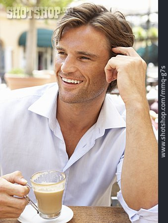 
                Mann, Kaffeepause, Straßencafé, Porträt                   